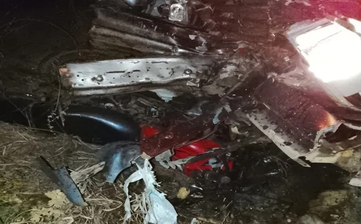 Acidente envolvendo motocicleta e caminhonete na BA-026 deixa dois mortos