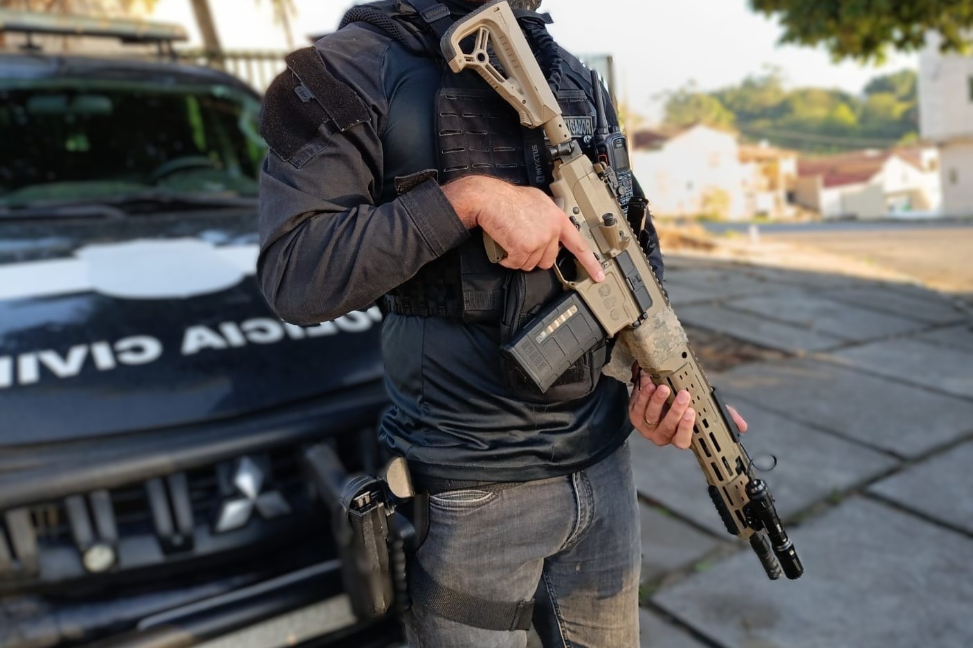 Polícia apreende pistola, drogas e celulares durante investigação em Belmonte