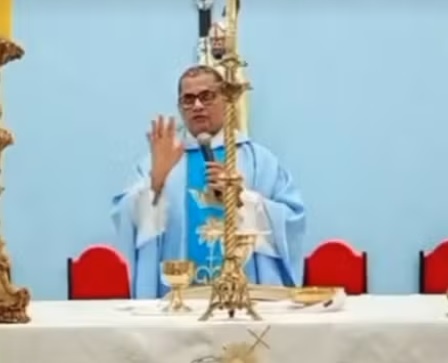 Padre que interrompeu missa durante tiroteio na RMS lamenta ocorrido