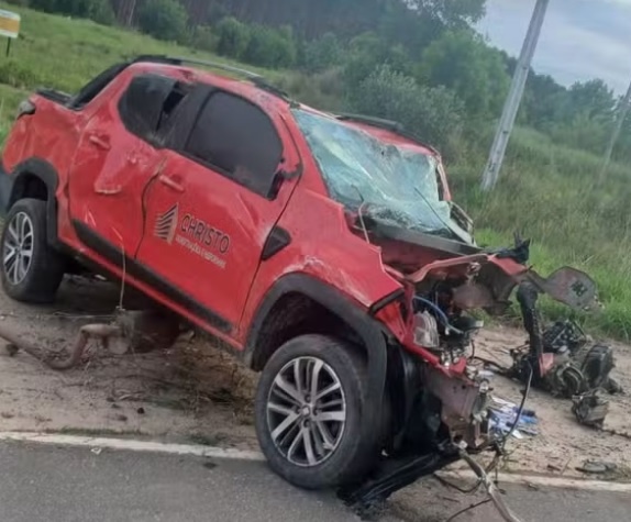Acidente envolvendo 4 veículos deixa 4 mortos e 7 feridos no Extremo Sul da Bahia