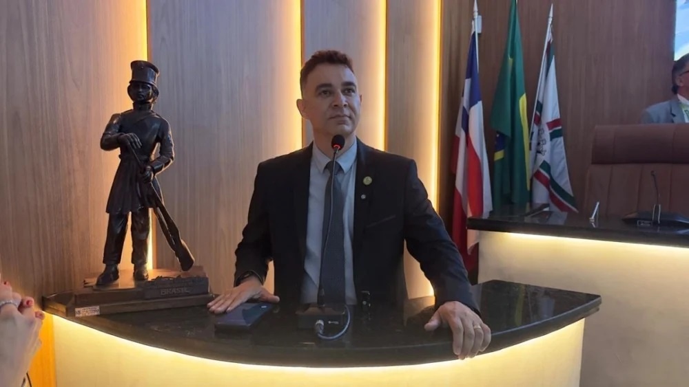 Câmara de Feira de Santana: Vereador é reconduzido ao cargo em eleição antecipada