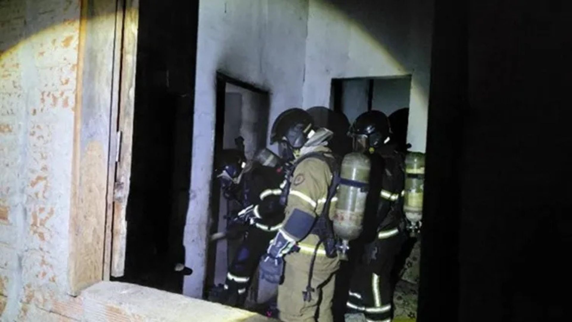 Mulher é suspeita de atear fogo na própria casa e fugir após briga em Guanambi