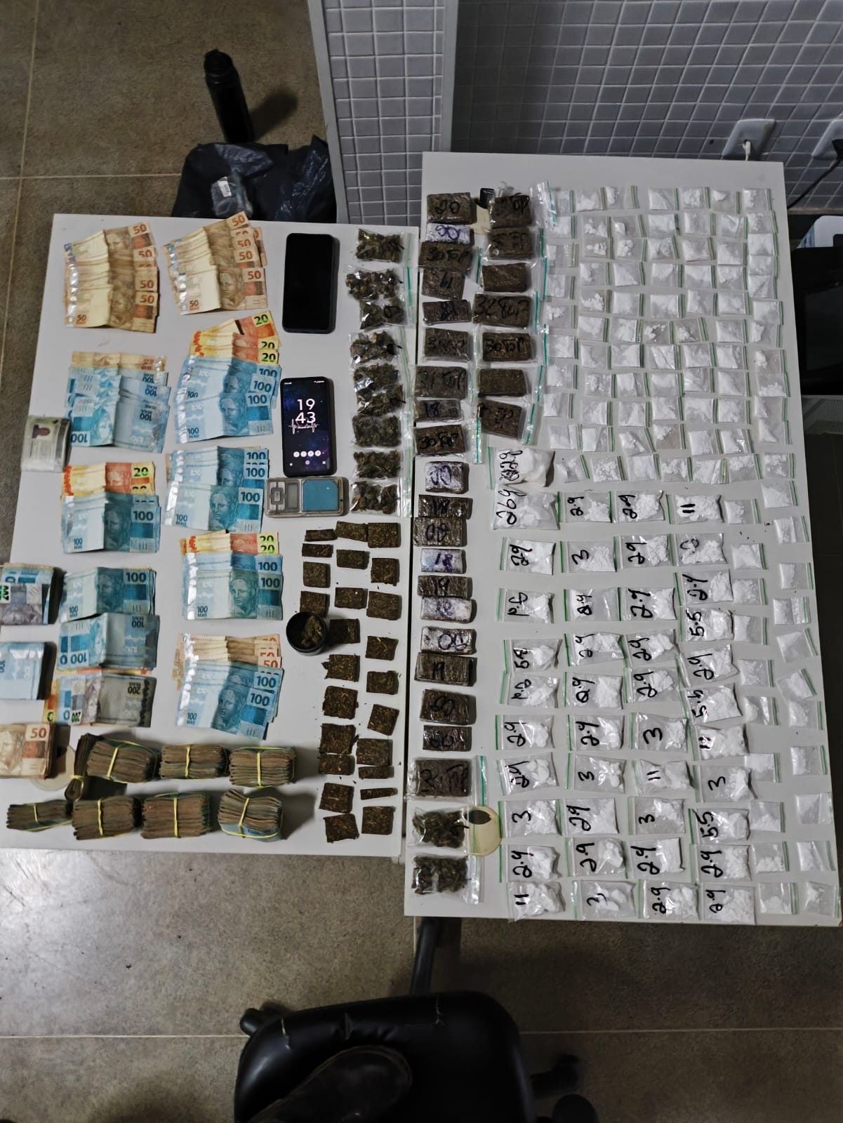 PM apreende mais de R$ 90 mil e drogas durante ação contra tráfico no Oeste da Bahia