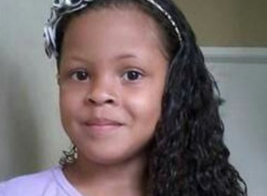 ‘Divulguem a foto dela’, diz mãe da menina de sete anos desaparecida em Feira de Santana