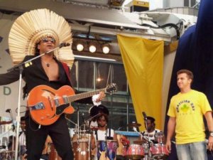 Carlinhos Brown e Luciano Huck agitaram Canadá