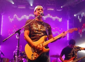 Durval Lelys fez festa para lançar nova música