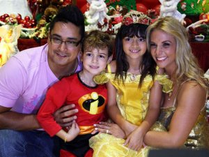 Carla Perez e Xanddy comemoram aniversário dos filhos
