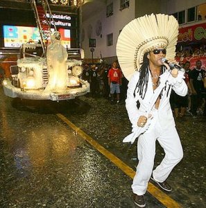Carlinhos Brown ameça não desfilar no Carnaval de Salvador 