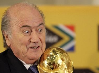 'O futebol é mais forte que a insatisfação do povo', diz Blatter