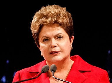 Dilma cogita usar a força contra caminhoneiros que bloqueiam rodovias