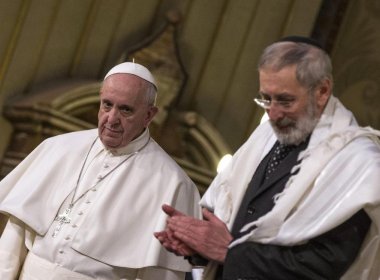 Papa condena violência em religiões monoteístas: 'É uma contradição'
