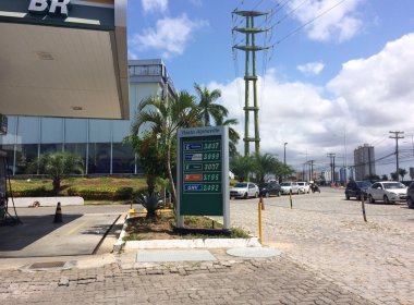 Greve de distribuidora afeta abastecimento e postos na Bahia ficam sem combustível