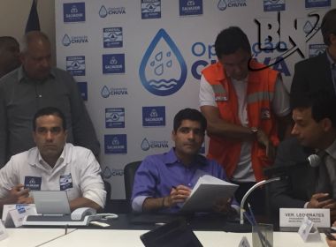 Em dia de temporal, prefeitura anuncia investimentos em contenção de encostas