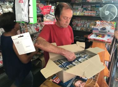 Homem furta R$ 6 mil em figurinhas de álbum da Copa do Mundo