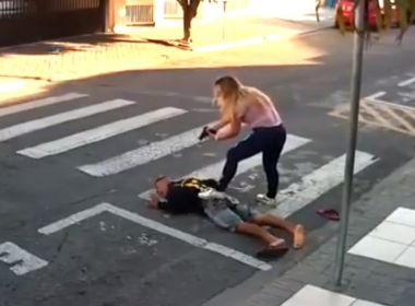 Policial de folga, mãe mata ladrão em frente a escola no interior de São Paulo; assista