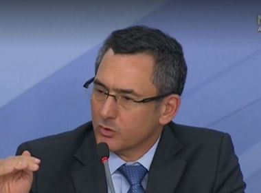 Governo e caminhoneiros anunciam acordo para suspender paralisação por 15 dias