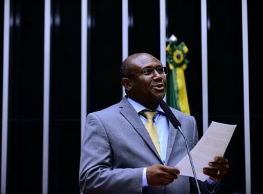 Lazaro gastou mais de R$ 200 mil com agência representada por filiada do PSC em Feira