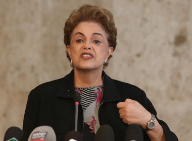 Ex-presidente Dilma Rousseff lamenta morte de Waldir Pires 
