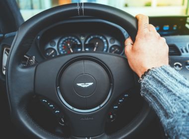 Mulheres da Arábia Saudita adquirem direito de dirigir veículos