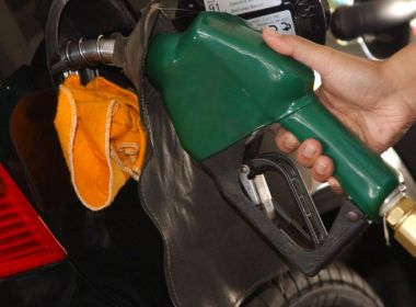 Preço do diesel cai abaixo do valor prometido pelo governo