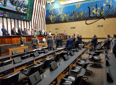 Com votos contrários da oposição, AL-BA aprova LDO em primeiro turno