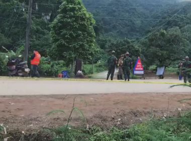 Treinador de futebol e 12 jovens são resgatados de caverna na Tailândia