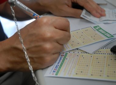 Mega-Sena acumula e pode pagar R$ 56 milhões na próxima quarta