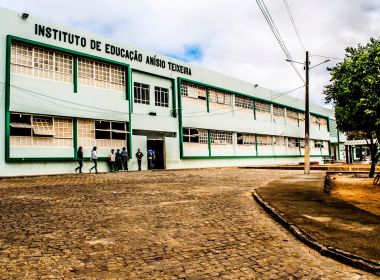 Governo entrega ampliação e reforma de escolas em Caetité e Caculé