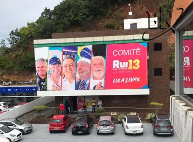 Justiça determina que comitê de Rui retire banner