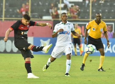 Com gol de Léo Ceará, Vitória bate América-MG e se afasta do Z-4