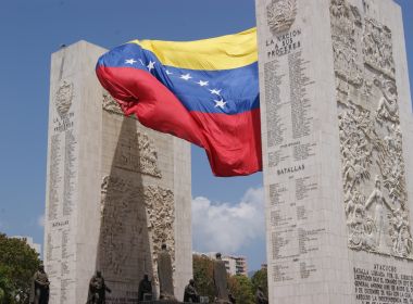 Temendo novos conflitos, grupo de venezuelanos resolve deixar o Brasil