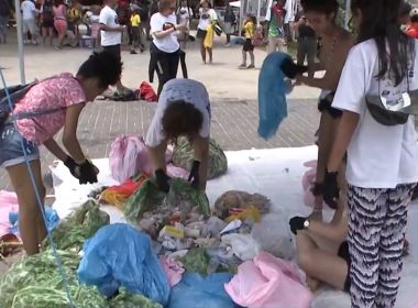 Voluntários retiram mais de uma tonelada de lixo de praias de Salvador