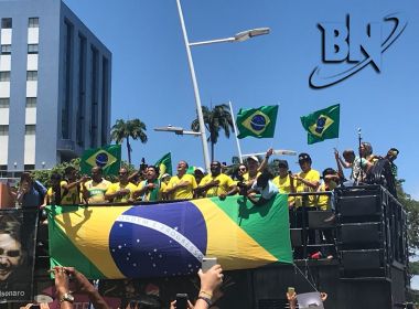 ‘Homossexual também tem que nos respeitar’, brada Magno Malta em ato pró-Bolsonaro