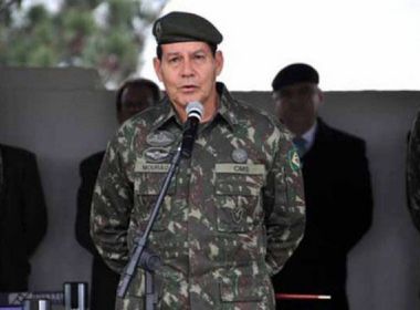 Vice de Bolsonaro, MourÃ£o critica 13Âº salÃ¡rio e adicional de fÃ©rias