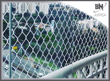 Destaque em Justiça: Justiça obriga dona de apartamento a retirar telas de proteção