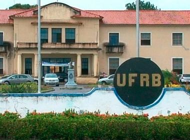 Aseb se solidariza com professor acusado de atropelar vendedor de camisas de Bolsonaro