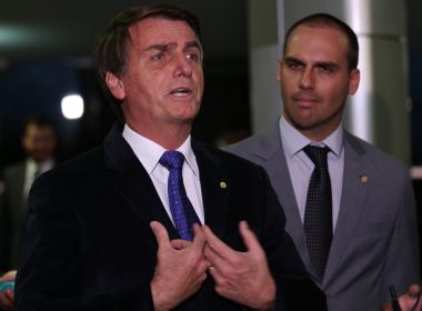 'JÃ¡ adverti o garoto', diz Bolsonaro sobre vÃ­deo em que filho fala em fechar STF