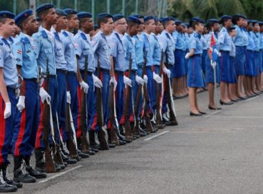 Governo gasta R$ 535 por uniforme para cada aluno do Colégio da PM em Cajazeiras