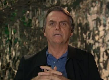 Bolsonaro critica questões do Enem e defende gravação de professores