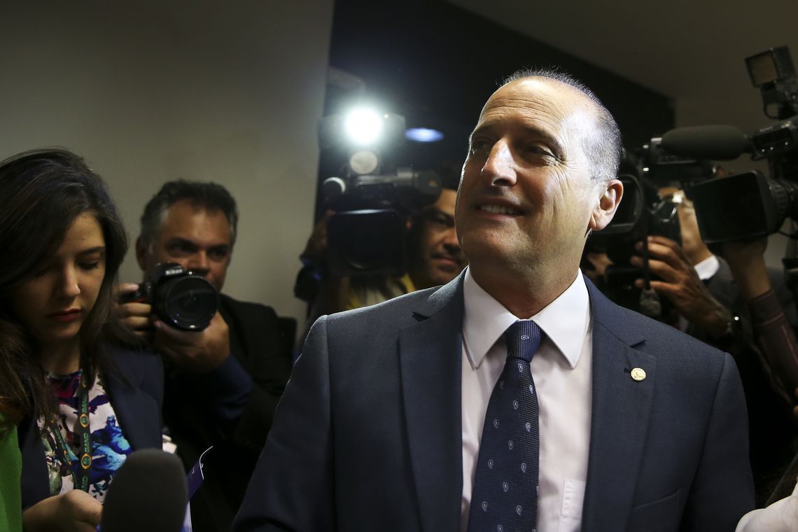 Resultado de imagem para takayama e lorenzoni e bancada evangelica