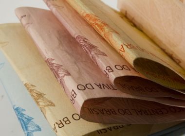 Governo nega parcelamento de salário dos servidores estaduais