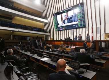Deputados se reÃºnem nos bastidores para tentar mudar reforma de Rui Costa