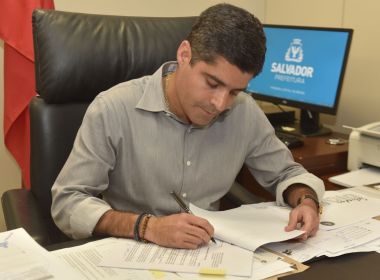 Lei que cria 10 mil vagas para crianças de 4 e 5 anos em escolas é sancionada por ACM Neto
