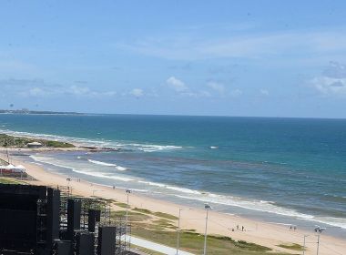 Boca do Rio tem praia com 15 vezes mais coliformes do que o recomendado para banho