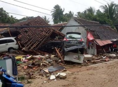 Chuva dificulta busca por sobreviventes na Indonésia; mortes já somam 373