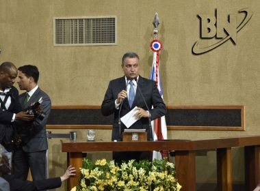 Em discurso de posse Rui agradece, relembra trajetória e promete 'governar para todos'