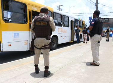 Após Justiça suspender gratuidade para militares em ônibus, Rui paga auxílio