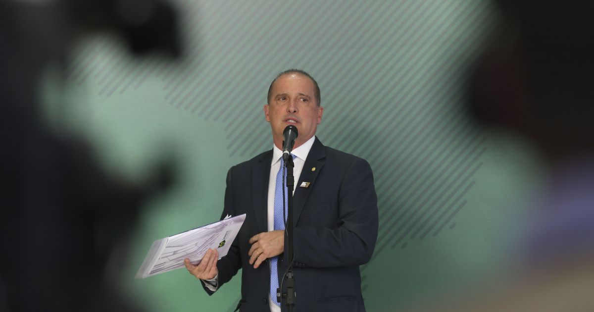 Resultado de imagem para ONYX E BOLSONARO CHARGES