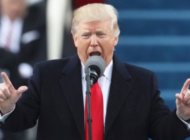 Com governo paralisado há duas semanas, Trump insiste em muro na fronteira do México