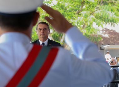 'Cortinas de fumaça' são rotina em governos e grupo de Bolsonaro deve abusar da estratégia